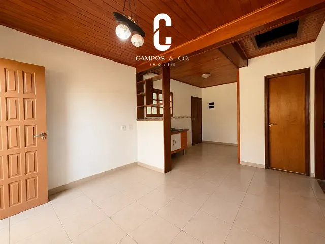 Casa com 1295m² 2 quartos e 3 banheiros, à venda, no bairro Recanto das Araucárias em Campos do Jordão