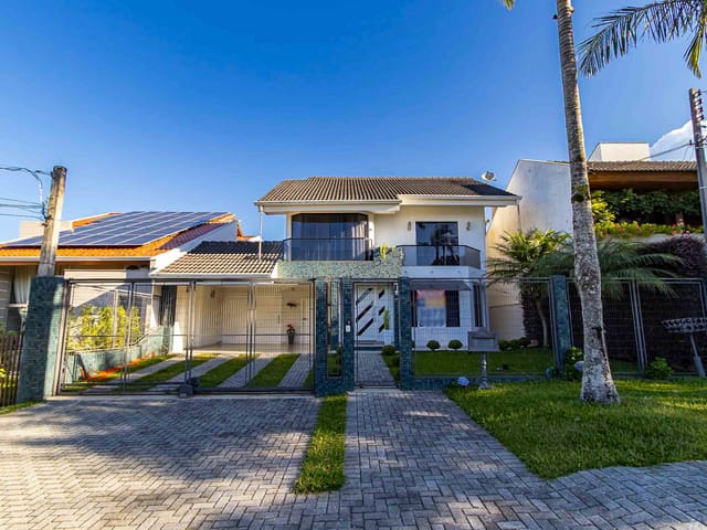 Casa com 413m² 5 quartos e 5 banheiros, à venda, no bairro Uberaba em Curitiba
