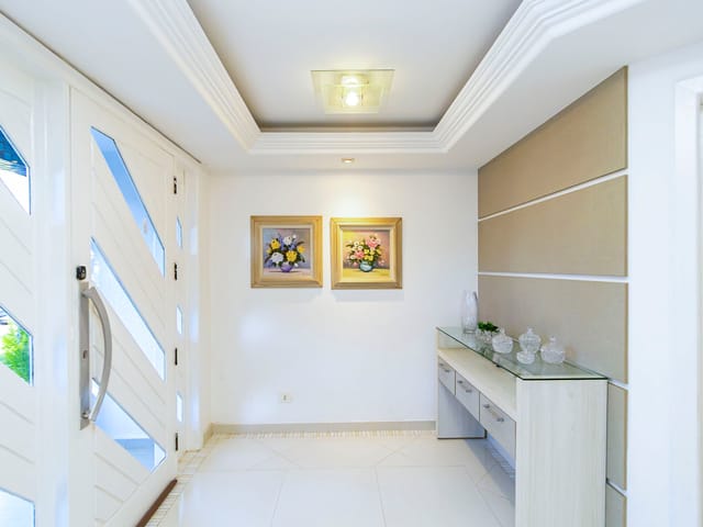 Casa com 413m² 5 quartos e 5 banheiros, à venda, no bairro Uberaba em Curitiba