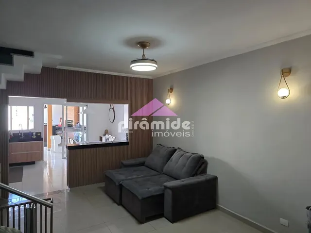 Casa com 10m² 2 quartos e 1 banheiro, à venda, no bairro Jardim Santa Maria em Jacareí