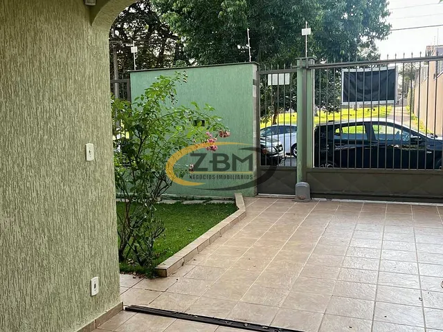 Casa com 300m² 3 quartos e 3 banheiros, à venda, no bairro Vila Fujita em Londrina