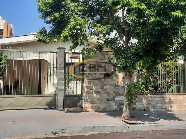 Casa com 300m² 3 quartos e 3 banheiros, à venda, no bairro Vila Fujita em Londrina