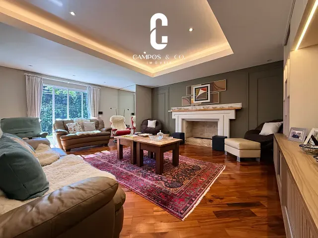 Casa com 1169m² 4 quartos e 5 banheiros, à venda, no bairro Parque Pedra do Baú em Campos do Jordão