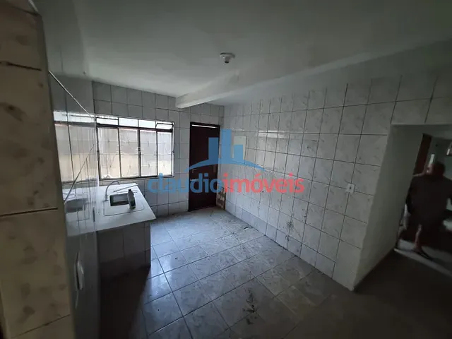 Casa 2 quartos e 1 banheiro, à venda, no bairro Vila Nova em Barra Mansa