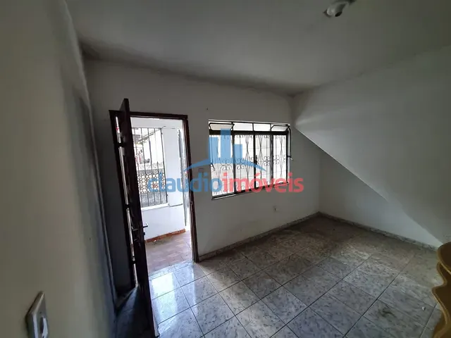 Casa 2 quartos e 1 banheiro, à venda, no bairro Vila Nova em Barra Mansa