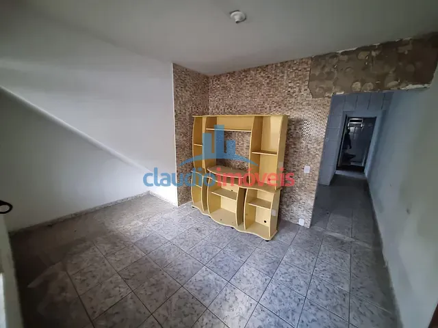 Casa 2 quartos e 1 banheiro, à venda, no bairro Vila Nova em Barra Mansa