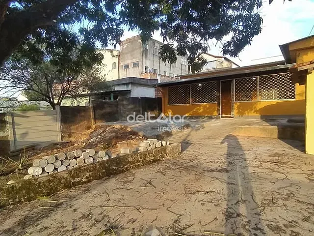 Casa com 360m² 1 quarto e 1 banheiro, à venda, no bairro Mantiqueira em Belo Horizonte