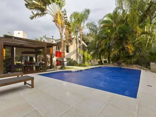 Casa com 2695m² 5 quartos e 7 banheiros, à venda, no bairro Jardim Mediterrâneo em Cotia