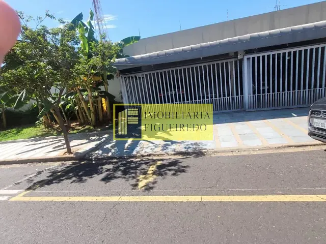 Casa com 1320m² 3 quartos e 4 banheiros, à venda ou para alugar, no bairro Vila Redentora em São José do Rio Preto