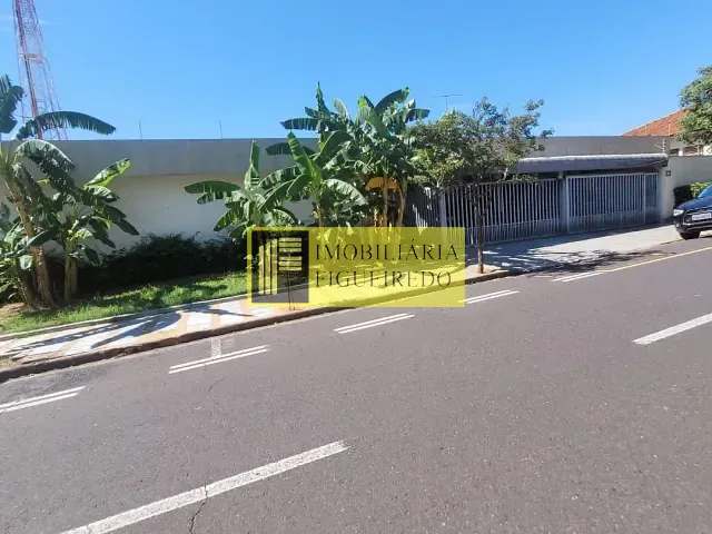 Casa com 1320m² 3 quartos e 4 banheiros, à venda ou para alugar, no bairro Vila Redentora em São José do Rio Preto