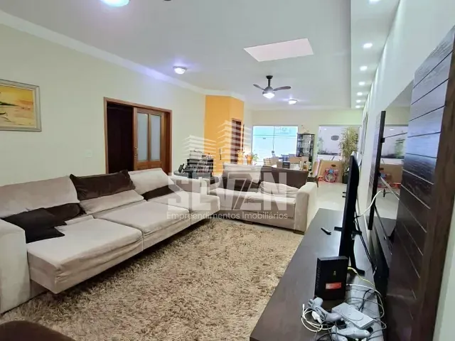 Casa 3 quartos e 4 banheiros, à venda, no bairro Vila Aviação em Bauru