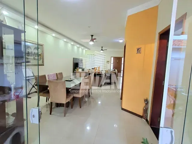 Casa 3 quartos e 4 banheiros, à venda, no bairro Vila Aviação em Bauru