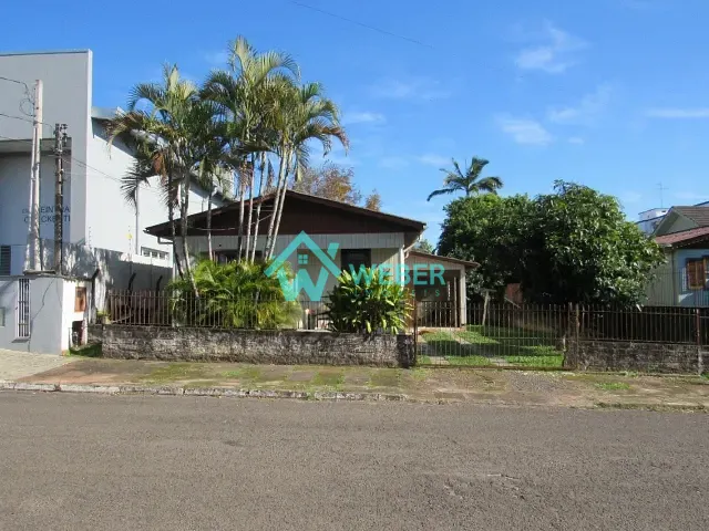 Casa 3 quartos e 1 banheiro, à venda, no bairro Centro em Campo Bom