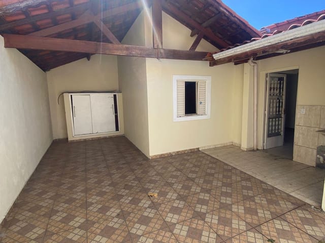 Casa 2 quartos e 1 banheiro, para alugar, no bairro Jardim Nova Extrema em Extrema