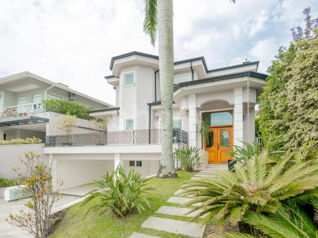 Casa com 600m² 4 quartos e 7 banheiros, à venda, no bairro Alphaville em Santana de Parnaíba