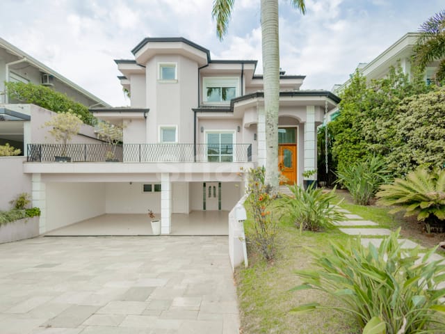 Casa com 600m² 4 quartos e 7 banheiros, à venda, no bairro Alphaville em Santana de Parnaíba