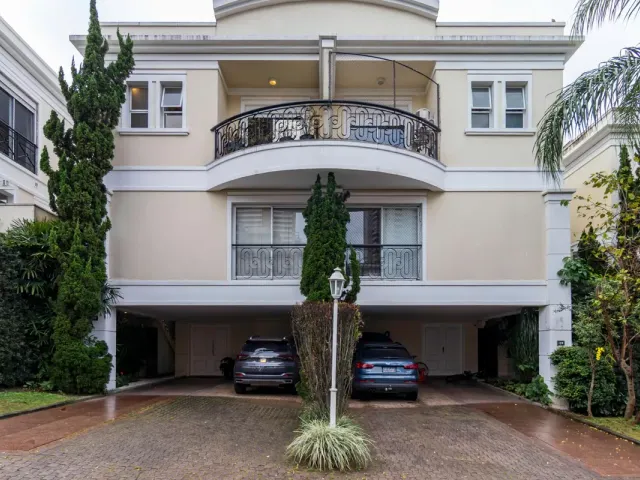 Casa com 380m² 4 quartos e 4 banheiros, à venda ou para alugar, no bairro Jardim Panorama em São Paulo