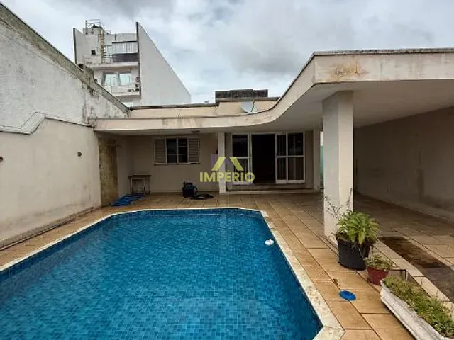 Casa 3 quartos e 2 banheiros, à venda, no bairro Centro em Salto