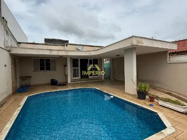 Casa 3 quartos e 2 banheiros, à venda, no bairro Centro em Salto