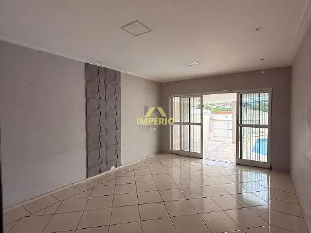 Casa 3 quartos e 2 banheiros, à venda, no bairro Centro em Salto