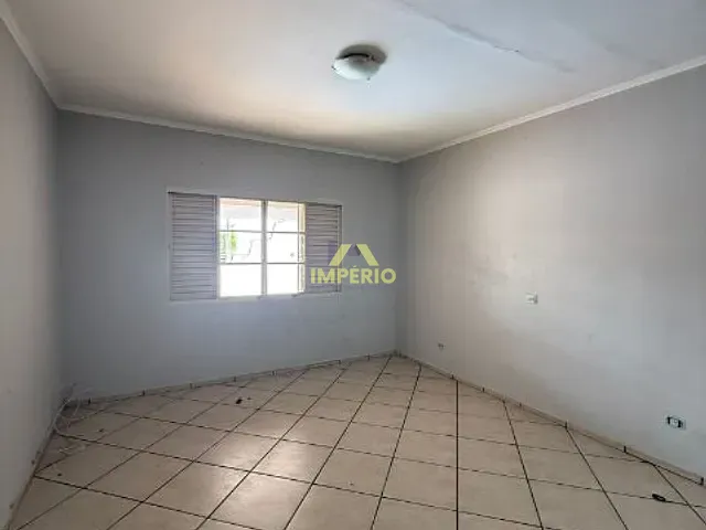 Casa 3 quartos e 2 banheiros, à venda, no bairro Centro em Salto