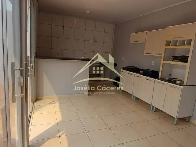 Casa 3 quartos e 3 banheiros, à venda, no bairro Petrópolis em Várzea Grande