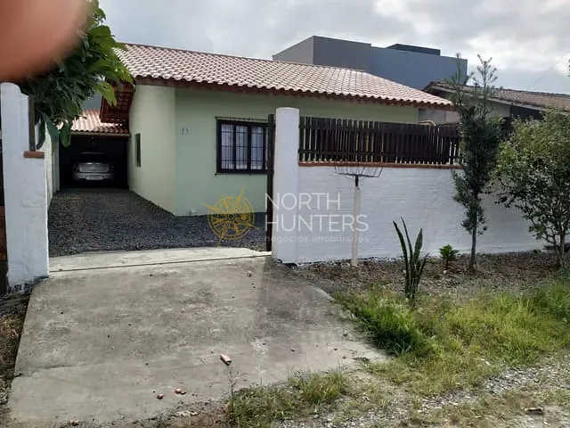 Casa com 220m² 3 quartos e 1 banheiro, à venda, no bairro Jardim Iririú em Joinville