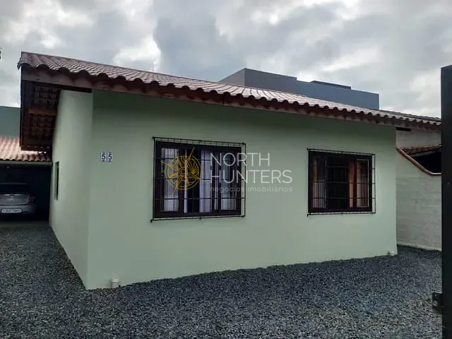 Casa com 220m² 3 quartos e 1 banheiro, à venda, no bairro Jardim Iririú em Joinville