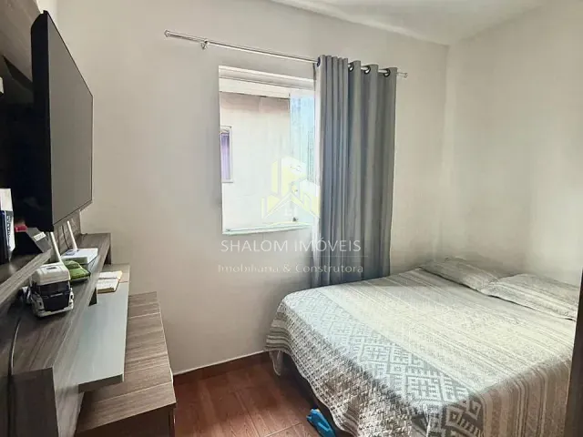 Casa 2 quartos e 2 banheiros, à venda, no bairro Parque Xangri-Lá em Contagem