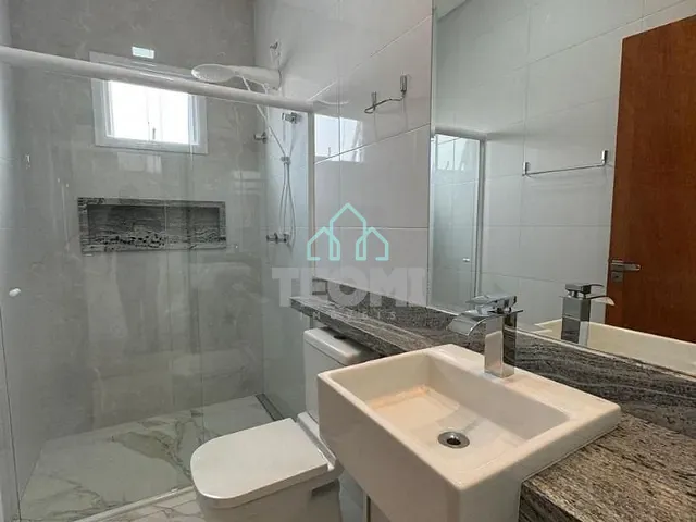 Casa com 300m² 3 quartos e 2 banheiros, à venda, no bairro Jardim Santa Teresa em Taubaté