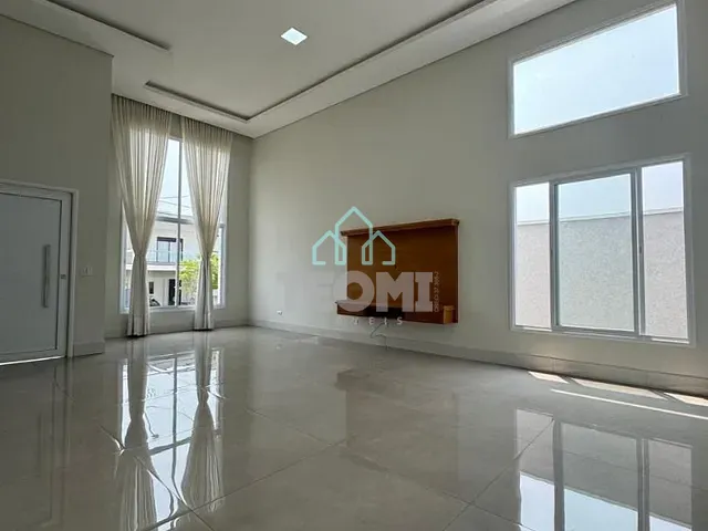 Casa com 300m² 3 quartos e 2 banheiros, à venda, no bairro Jardim Santa Teresa em Taubaté