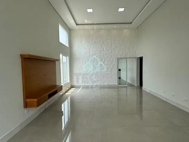 Casa com 300m² 3 quartos e 2 banheiros, à venda, no bairro Jardim Santa Teresa em Taubaté