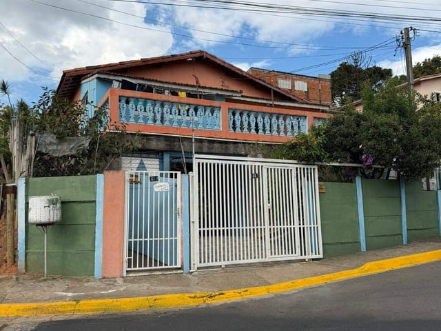 Casa com 250m² 2 quartos e 1 banheiro, à venda, no bairro Vila Esperança em Extrema