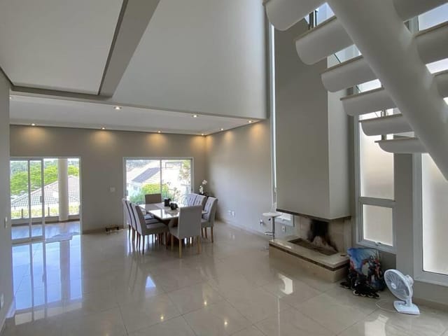 Casa com 360m² 3 quartos e 5 banheiros, à venda, no bairro Alphaville em Santana de Parnaíba