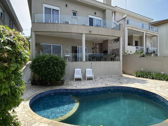 Casa com 360m² 3 quartos e 5 banheiros, à venda, no bairro Alphaville em Santana de Parnaíba