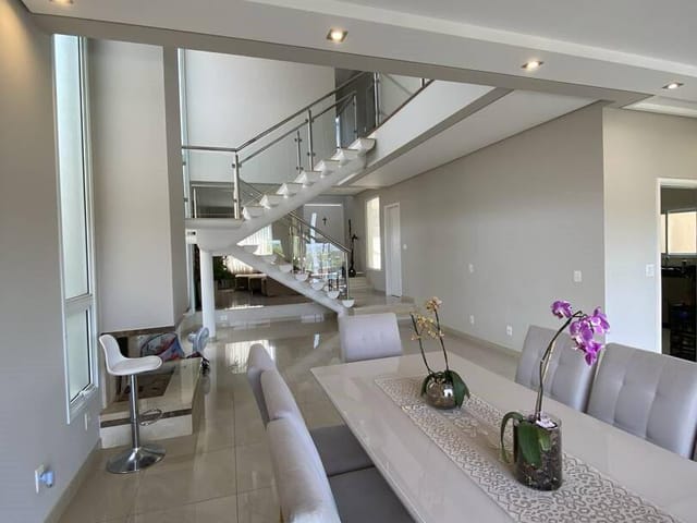 Casa com 360m² 3 quartos e 5 banheiros, à venda, no bairro Alphaville em Santana de Parnaíba