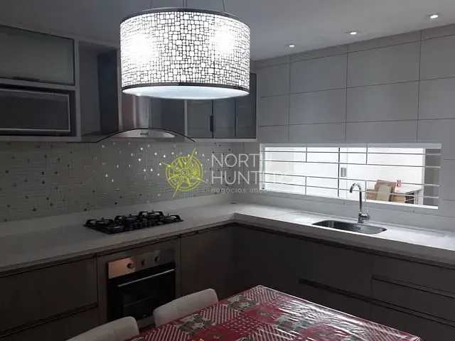 Casa 2 quartos e 2 banheiros, à venda, no bairro Petrópolis em Joinville