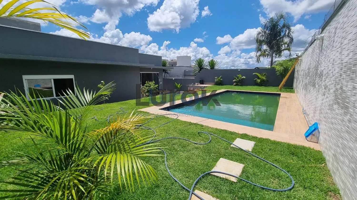 Casa, 3 quartos, 285 m² - Foto 1