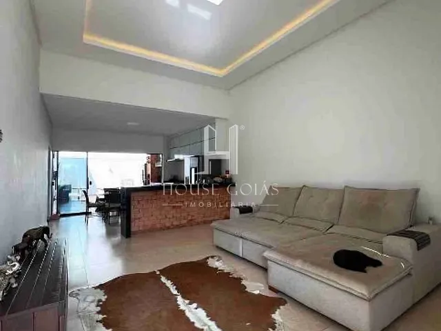 Casa com 300m² 3 quartos e 2 banheiros, à venda, no bairro Residencial Atalaia em Goiânia