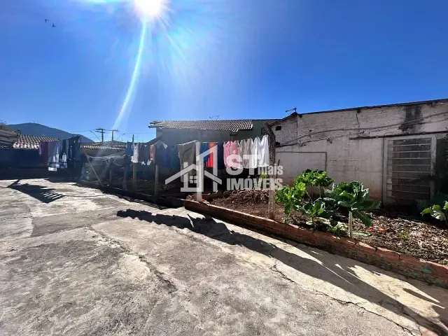 Casa com 375m² 3 quartos e 2 banheiros, à venda, no bairro Jardim Jupiter em Andradas