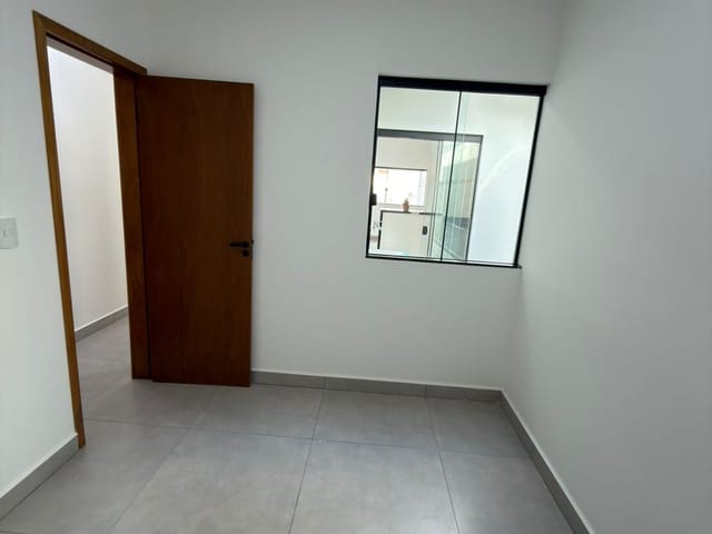 Casa 2 quartos e 2 banheiros, à venda, no bairro Parque dos Manacás em Extrema