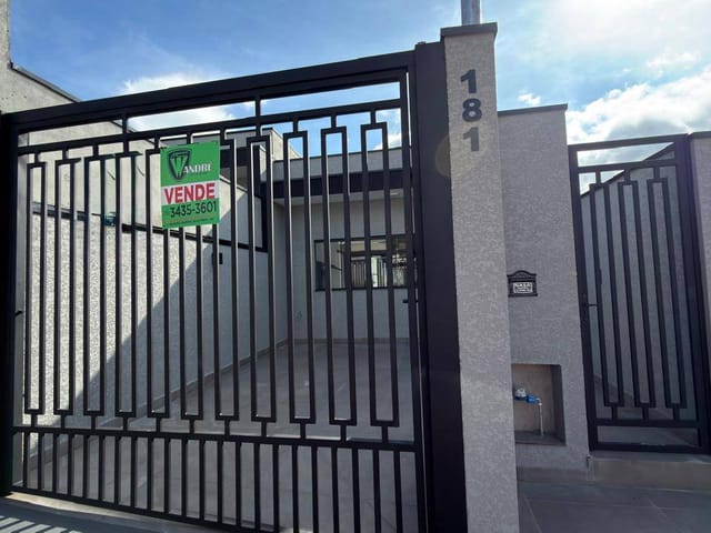 Casa 2 quartos e 2 banheiros, à venda, no bairro Parque dos Manacás em Extrema