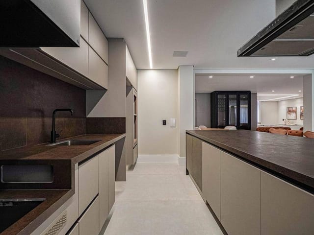 Casa com 788m² 4 quartos e 7 banheiros, à venda ou para alugar, no bairro Tamboré em Santana de Parnaíba