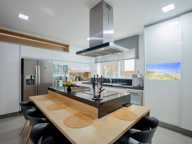 Casa com 614m² 3 quartos e 6 banheiros, à venda, no bairro Alphaville em Santana de Parnaíba