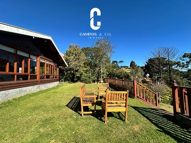 Casa com 1000m² 3 quartos e 5 banheiros, à venda, no bairro Jardim das Pérolas em Campos do Jordão