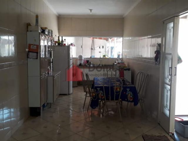 Casa com 250m², à venda, no bairro Vila Suiça em Pindamonhangaba