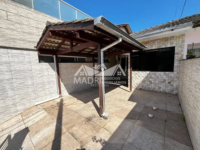 Casa 2 quartos e 1 banheiro, à venda, no bairro São Sebastião em Palhoça