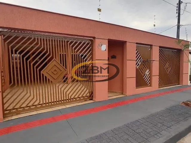 Casa com 200m² 3 quartos e 3 banheiros, à venda, no bairro Armindo Guazzi em Londrina