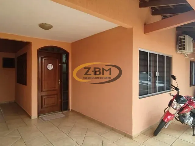 Casa com 200m² 3 quartos e 3 banheiros, à venda, no bairro Armindo Guazzi em Londrina