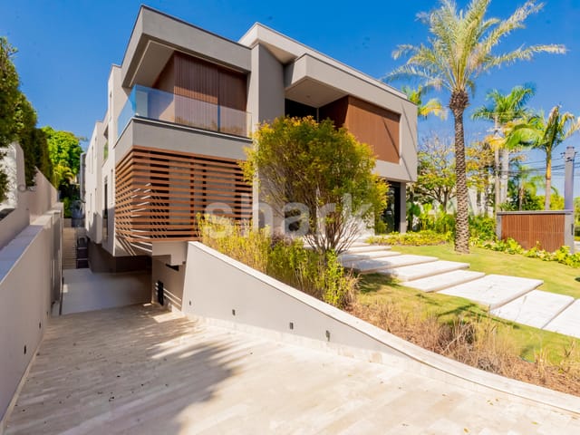 Casa com 1000m² 5 quartos e 8 banheiros, à venda, no bairro Tamboré em Santana de Parnaíba